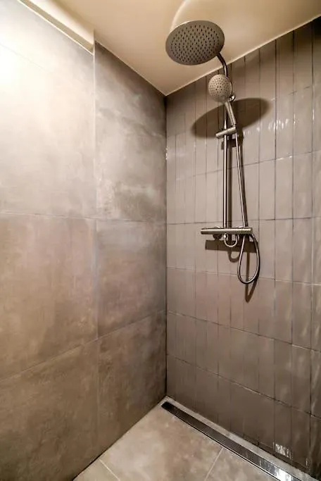 6pers # Pere Lachaise # Voltaire # 11 Apartman Párizs